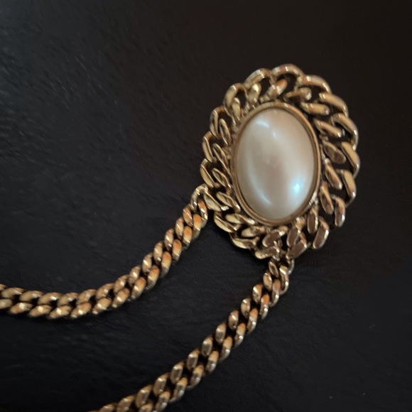 CHCHAREL Vintage Double Pins Oval Pearls And Gold Tone coat Sweater pin. HTF - Picture 6 of 6